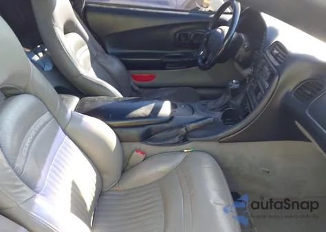 2002 Chevrolet Corvette из США, поврежденный, VIN 1G1YY22G725114237